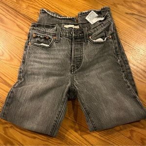 Levi’s grey wedgie straight jeans size 23!